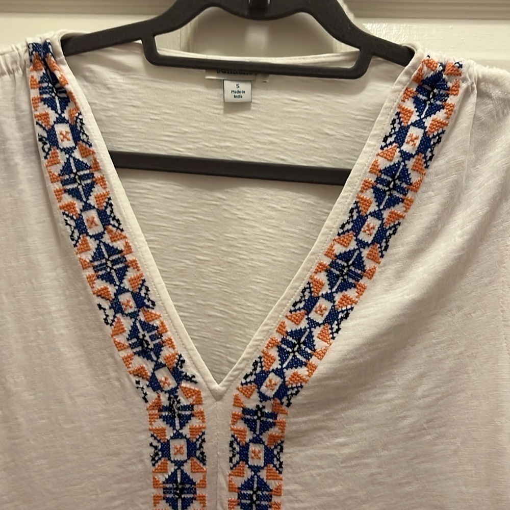 Sundance Cari Top. White. V Neck Embroidered Ruched Shoulder Cotton. EUC. Sz Sm. - Picture 2 of 11